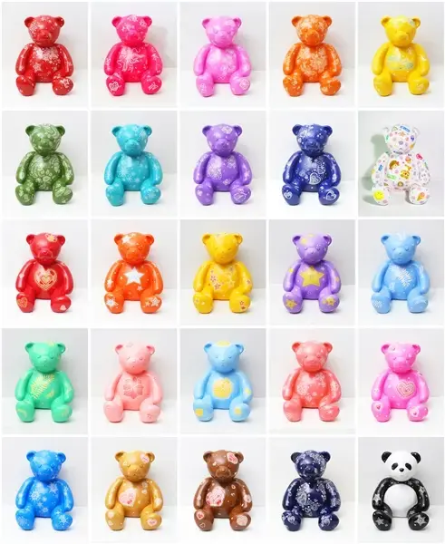 Lucky Bear Collection(2016), 각각 32×32×32cm, 조형작업 후 폴리에 오일.