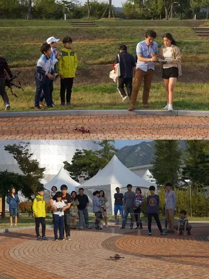 완성된 드론을 날리는 아이들. 사진=백미진 씨 제공.