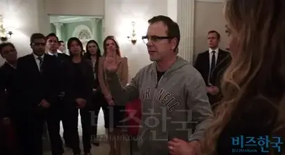 지정생존자로 유일하게 살아남은 주인공은 대통령이 되지만, 문민통제 원칙이 의심받으며 도전받게 된다. 사진=ABC
