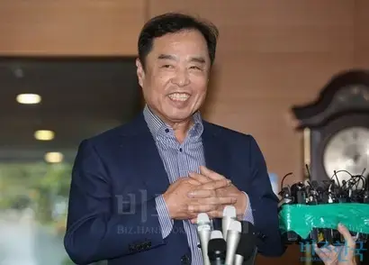 김병준 국무총리 후보자가 2일 오후 서울 종로구 통의동 금융감독원 연수원에서 총리 내정 소감을 밝히고 있다. 사진=박은숙 기자