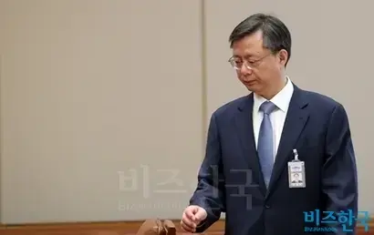 우병우 전 청와대 민정수석비서관은 뇌물·횡령·직권 남용·자녀 군 보직 특혜 등의 각종 의혹을 받고 있다. 사진=연합뉴스