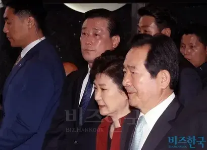 최순실 국정농단 의혹으로 수세에 몰린 박근혜 대통령이 11월 8일 오전 정세균 국회의장과 정국 수습을 논의하기 위해 국회를 방문했다. 사진=박은숙 기자