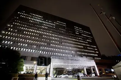 전 국민의 시선이 집중되고 있는 서울중앙지검 야경. 사진=박정훈 기자