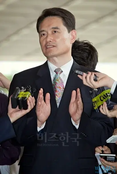 MB를 비판, 풍자하는 내용의 동영상을 블로그에 올린 김종익 NS한마음 대표(사진)는 국무총리실의 사찰을 당했다. 사진=비즈한국DB