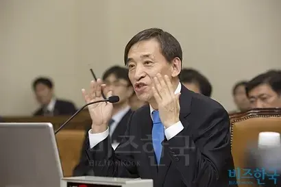 이주열 한국은행 총재. 사진=비즈한국DB