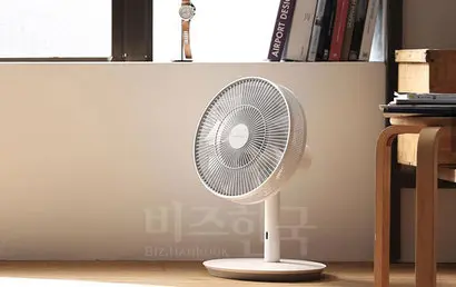 발뮤다는 자연에 가까운 바람을 재현하는 에너지 절약 프리미엄 선풍기 그린팬으로 위기에서 탈출할 수 있었다. 사진=발뮤다 홈페이지