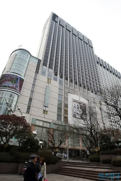 서울 소공동 롯데쇼핑 본사. 사진=비즈한국DB