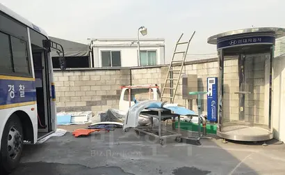 충전소 확보가 전기차 구매의 최대 관건이다. 사진은 유명무실한 전기차 충전소의 현실. 사진=비즈한국 DB