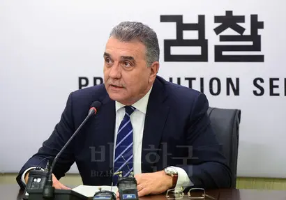 지난 18일 폭스바겐 독일 본사를 대표해 한국에 방문했다는 가르시아 총괄담당이 사과한다고 했으나 손해배상 제안은 찾아볼 수 없었다. 사진=연합뉴스