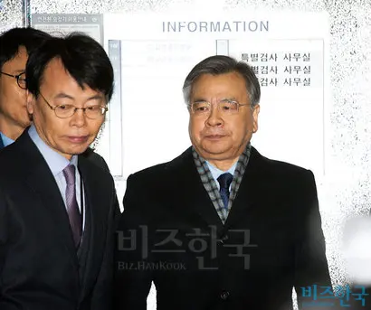 21일 오전 박영수 특별검사가 대치동 특검사무실에 출근하고 있다. 특검팀이 수사기간 연장을 요청했지만, 황교안 대통령 권한대행은 이를 거부할 것으로 예상된다. 사진=이종현 기자