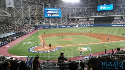 흡연 인구가 최고에 달했던 한국과 네덜란드의 경기.