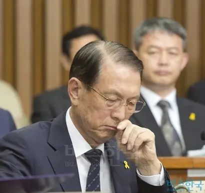 비망록엔 김기춘 전 비서실장이 영화 ‘다이빙 벨’ 상영에 다양한 압력을 지시했음을 보여주는 대목들도 적혀있다. 사진=비즈한국 DB
