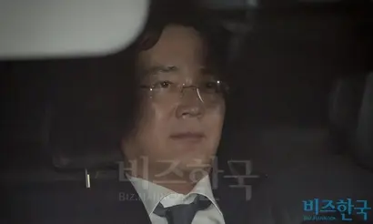 지난 2월 16일 서울중앙지법의 두 번째 영장실질심사를 마치고 서울구치소로 들어가고 있는 이재용 삼성전자 부회장. 사진=임준선 기자