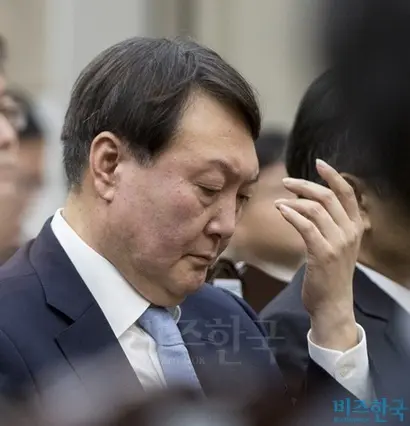 윤석열 서울중앙지검장이 지난 22일 오후 서울 서초구 대검찰청에서 열린 김주현 전 대검차장 이임식에 참석해 생각에 잠겨있다. 사진=고성준 기자