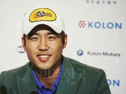 무명이었던 장이근 선수는 메인스폰서를 구하지 못해 그동안 명동충무김밥 모자를 착용해왔다. 이번 한국오픈 우승으로 이름이 알려지자 메인스폰서 계약 문의가 이어지고 있고, 장이근 선수는 후원 계약을 체결할 기업을 고심 중이다. 사진=한국프로골프협회