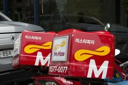 정우현 회장이 대국민사과를 했지만, 여전히 정 회장의 갑질 발언 논란은 식지 않고 있다. '비즈한국'은 그동안 언론을 통해 알려지지 않은 정 회장의 갑질 발언을 조명했다.  사진=이종현 기자