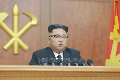 김정은이 2018년 1월 신년사를 통해 핵 무력 완성을 선언하는 동시에 핵과 미사일 실험을 유예 선언도 병행할 수 있다는 가능성이 점쳐지고 있다. 출처=조선중앙통신