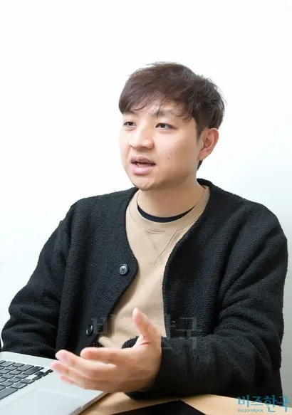 CEO라면 개발 가능 여부를 떠나서 시작부터 함께 머리를 맞대고 해나가야 한다고 ​김 대표는 ​조언했다. 사진=임준선 기자