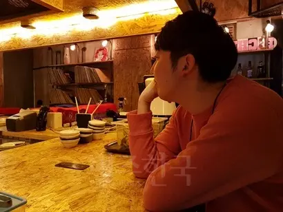 스팀잇을 통해 취직까지 골인한 이강산 씨(25). 앞으로 블록체인 공부를 더 해 나갈 생각이다. 사진=박현광 기자