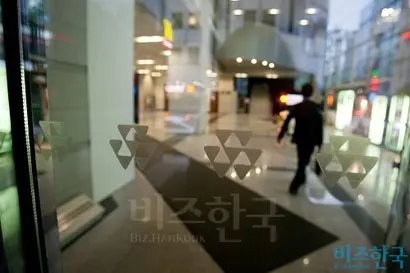경기도 과천시 소재 코오롱 본사 건물 입구. 사진=박은숙 기자