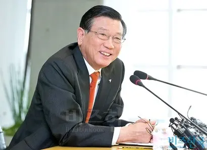 박삼구 금호아시아나그룹 회장은 금호타이어 인수 의지를 보였지만 자금 부족으로 결국 실패했다. 사진=임준선 기자