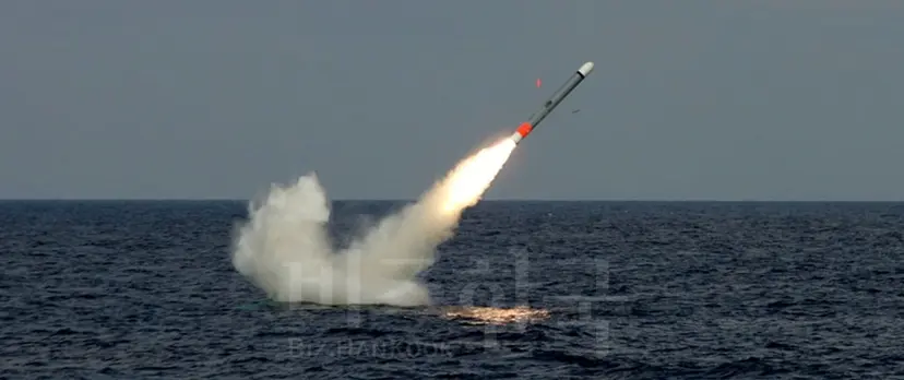 잠수함에서 발사되는 토마호크 미사일. 사진=Raytheon