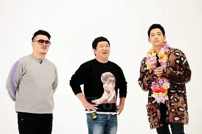 국내 대표적인 아이돌 프로그램으로 꼽히는 MBC 에브리원 ‘주간아이돌’ 진행자 정형돈, 데프콘이 하차했다. 이들은 기존 ‘주간아이돌’ 제작진과 함께 JTBC로 둥지를 옮겨 새 프로그램 ‘아이돌룸’을 론칭했다. 사진=MBC 에브리원