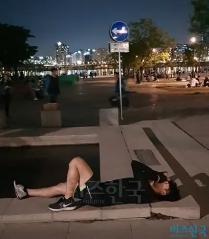 ‘내가 이걸 왜 한다고 했지?’ 10km를 뛰고 쓰러졌다. 사진=박현광 기자