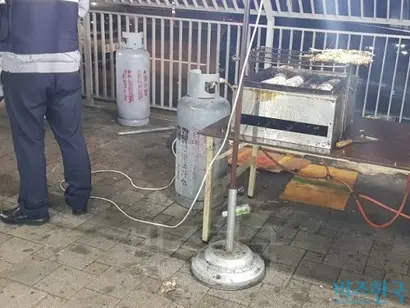 화력이 필요한 대부분 노점상은 LPG(액화석유가스)를 쓰고 있었다. 사진=박현광 기자