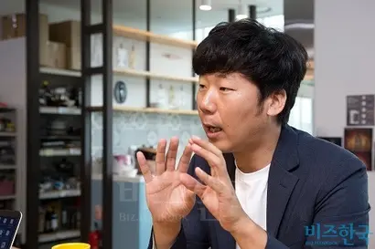 농부가 건네는 ‘고맙다’는 말에 마음이 동해 농부를 돕는 일을 하겠다고 나섰다는 박종범 대표. 사진=이종현 기자