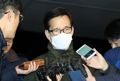 이영복 청안건설 회장의 탈세 제보가 지난 8일 서울강남세무서와 서울금천구청에 접수됐다. 2016년 11월 부산지검으로 들어가는 이영복 회장. 사진=연합뉴스