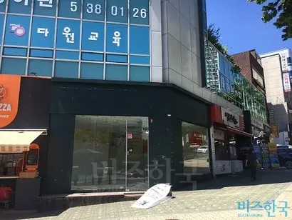 은마아파트 입구 사거리에서 가장 목 좋은 곳으로 평가받는 대로변 코너 자리. 사진=김상훈 기자