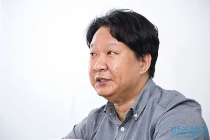 1월 서비스를 시작해 현재까지 13만 명이 앱을 내려받았다. 하루 평균 6000명이 이용한다. 웃거나 우는 상태를 표현할 땐 얼굴 표정보다는 이모지가 효과적일 때가 있다. 사진=최준필 기자