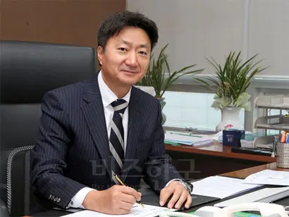 지난 2016년 11월 상무에서 대표이사로 승진한 최호진 동아제약 대표이사. 사진=동아제약