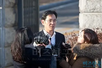 지난 2월 이재용 삼성전자 부회장이 항소심에서 징역 2년 6개월에 집행유예 4년을 선고받아 의왕시 서울구치소를 나서는 모습. 사진=고성준 기자