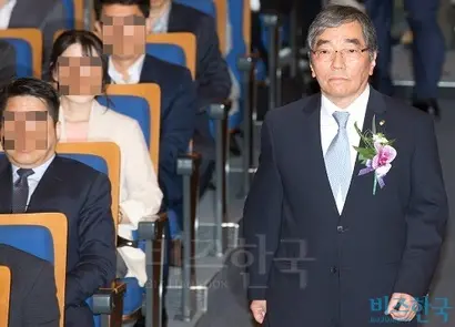 금융권에선 일부 은행과 보험사가 하반기 종합검사 첫 테이프를 끊을 것으로 보고 있다. 사진은 윤석헌 금감원장. 사진=임준선 기자