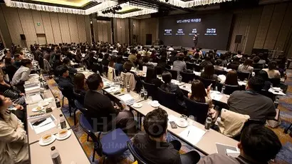 지난해 열린 브랜드비즈 컨퍼런스 2017은 행사가 끝날 때까지 자리를 뜨는 사람이 거의 없을 정도로 분위기가 뜨거웠다. 사진=임준선 기자