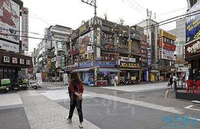 자영업에서는 사업자의 역량이 실패를 결정짓는 요인이 된다. ‘이거나 해볼까?’라는 마음으로는 살아남지 못한다. 사진은 프랜차이즈 음식점이 밀집한 곳으로 기사의 특정 내용과 관련 없다. 사진=고성준 기자
