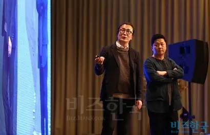 심대기, 심효준 대기앤준스튜디오 공동대표는 동시에 강연하는 새로운 시도를 보였다. 사진=박은숙 기자