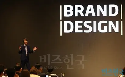 차재국 어센더 대표는 지난해에 이어 브랜드비즈 컨퍼런스의 마무리를 맡았다. 새롭게 도입된 726인치 대형 LED화면을 100% 활용하는 모습을 보여주었다. 사진=박은숙 기자