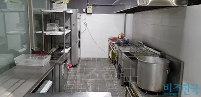 심플키친은 기본 설비가 갖춰진 채로 주방을 임대한다. 개별사업자는 각자 필요한 집기만 들고 오면 요리를 할 수 있다. 사진=박현광 기자