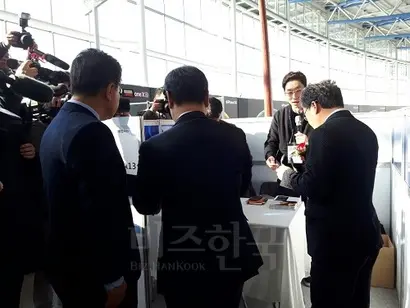 채용박람회에는 이상직 중소기업진흥공단 이사장과 오영식 코레일 사장도 찾아와 채용박람회를 지방으로 확대해 나갈 예정이라고 밝혔다. 사진=김명선 기자