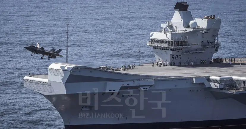 영국 항공모함에서 이륙 중인 F-35B 전투기. 사진=UK MOD