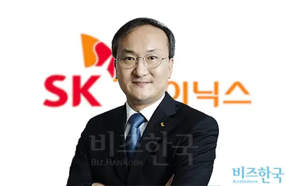 SK그룹은 지난 6일 정기임원인사에서 이석희 사업총괄사장(COO)을 SK하이닉스 대표이사(CEO)에 내정했고, 이 대표는 지난 10일 공식 취임했다. 사상 최대 실적을 갈아치우고 있는 상황에서 뜻밖의 결정이라는 반응이 나온다. 사진=SK하이닉스 제공