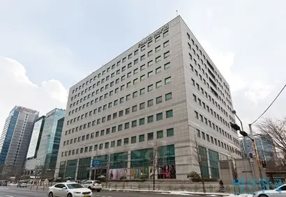이랜드그룹 사옥은 화기가 강한 터에 위치해 있다. 사진=최준필 기자