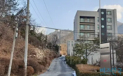 MP그룹은 정우현 전 회장에게서 사들인 가평 땅에 연수원을 건설했다.  사진=유시혁 기자