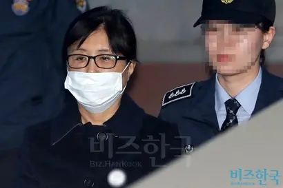 지난 2월 1심 선고공판에 참석하기 위해 법원에 출석한 최순실 씨의 모습. 사진=최준필 기자