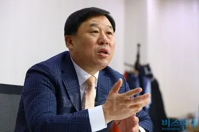 김 의원은 구조조정을 이어 나가려는 대형 조선소들을 강도 높게 비판했다. 그는 “인력이 곧 기술”이라며 “호황에 대비해 인력을 붙잡아두어야 한다”고 말했다. 사진=박은숙 기자