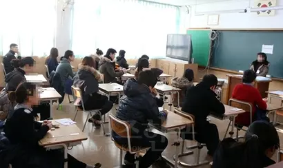 교사 임용시험을 치르는 수험생 모습. 사진=연합뉴스