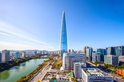 신격호 롯데그룹 명예회장, 배우 조인성, 가수 김준수, 배우 겸 모델 클라라가 사는 롯데월드타워 시그니엘 레지던스. 사진=롯데월드타워 페이스북